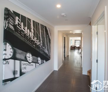 10 Chablis Court, WAURN PONDS VIC 3216 - Photo 2