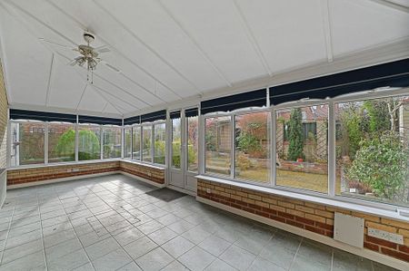 4 bedroom detached house to rent - Photo 3