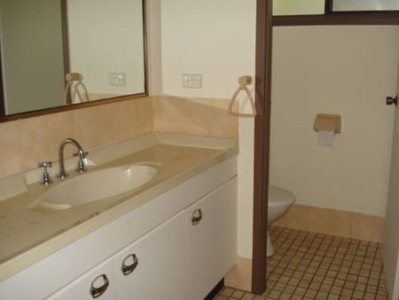 Quiet Location - Photo 3