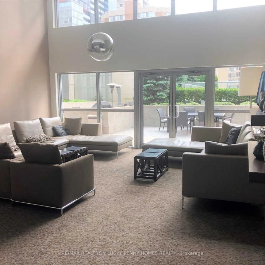 386 Yonge Street #1801 - Photo 1