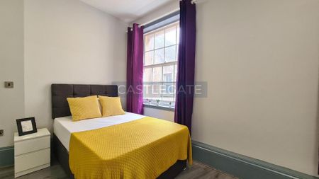 1 bedroom in a flat share to rent - Photo 5