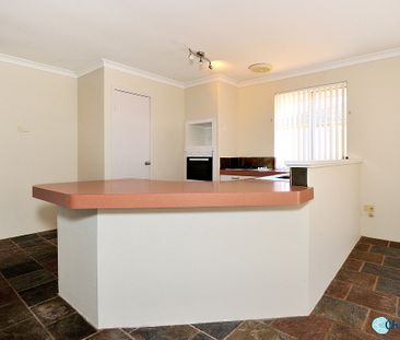 LARGE FAMILY HOME 5 MINUTES FROM THE BEACH! - Photo 2