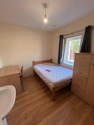 2, 88 Fitzroy Avenue, Belfast, BT7 1HX - Photo 1