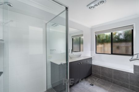 15 Entabeni Drive, Kearneys Spring QLD 4350 - House For Rent | Domain - Photo 4