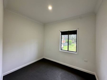 2/8 Denison Street, Cooma - Photo 3