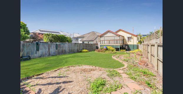 Three Bedroom Gem in Kedron! - Photo 1