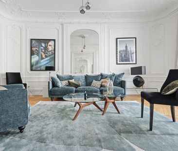 Appartement • Saint Philippe du Roule - Photo 1