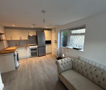 The Burrows, Leys Lane, Meriden - Photo 4