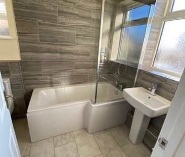 2 bedroom semi-detached house to rent - Photo 2
