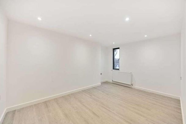 Wimbledon Hill Road, Wimbledon, SW19 - Photo 1