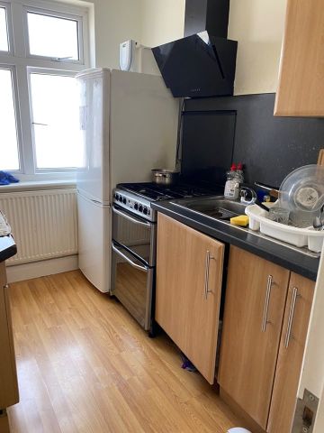 Room in a Shared House, Brangbourne Road, BR1 - Photo 3