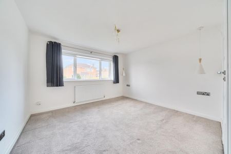 3 bedroom detached bungalow to rent - Photo 2