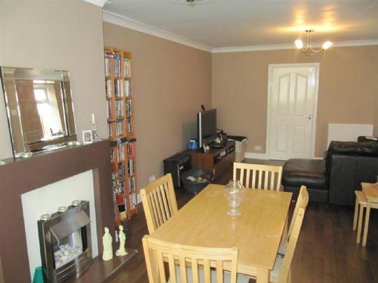 2 bedroom house to rent - Photo 1