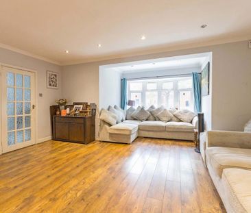 4 bedroom semi-detached house to rent - Photo 5