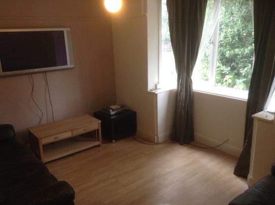 5 Bedroom House - Headingley lane, Leeds - £75.00pppw - Photo 1