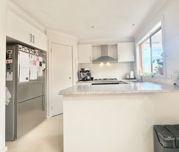 Comfortable Family Living in Prime Leopold Location - Photo 5