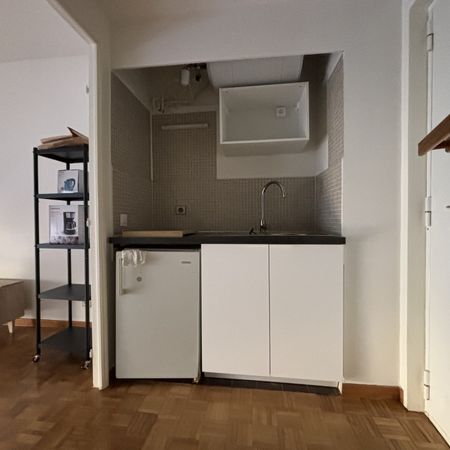 Location Studio meublé 24m² Marseille 13007 - Photo 3