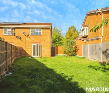 2 bedroom end of terrace house to rent - Photo 2