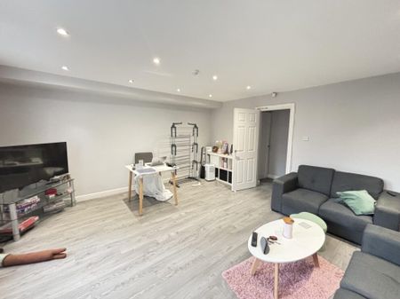 Flat 4 68 Victoria Road, Leeds, LS6 1DL - Photo 4