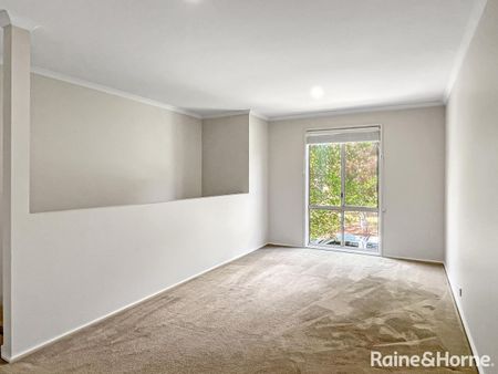Cozy Oasis 2 Bedroom Townhouse In The Heart Of Gungahlin - Photo 2
