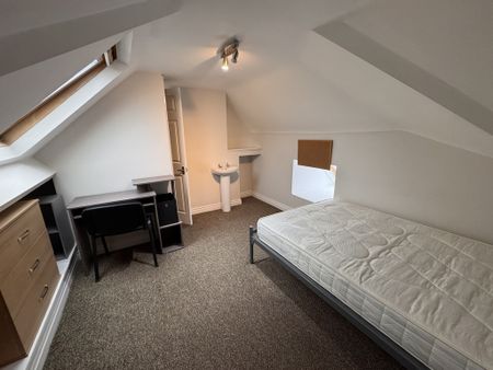 Fifth Avenue, Tang Hall - P1091 - Photo 4