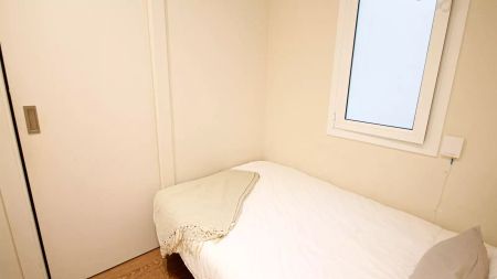 Room in a shared 3-bedroom apartment for rent in l'Antiga Esquerra de l'Eixample - Photo 4