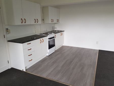 3 x bedroom Paparangi, close to schools and shops - Photo 5