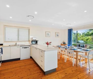 Delightful Family Home Enjoying Filtered Ocean Views - Lawn Care In... - Photo 3