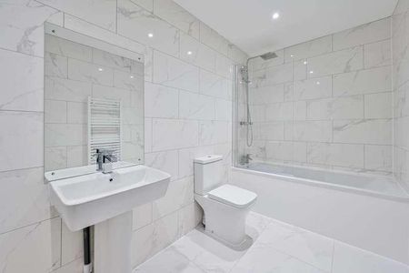 Brownhill Road, Catford, SE6 - Photo 2