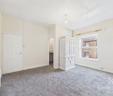2 bedroom end of terrace house to rent - Photo 1