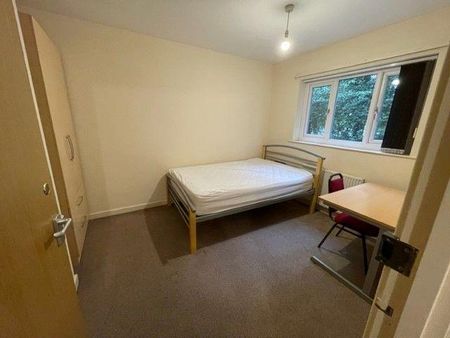 4 bedroom terraced house to rent - Photo 4