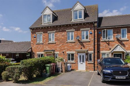 3 bedroom terraced house to rent - Photo 3