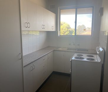 Spacious Updated 2 Bedroom Unit - Photo 2
