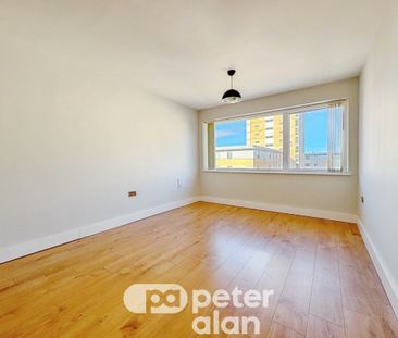 Falcon Drive, Cardiff Bay, Cardiff - Photo 5