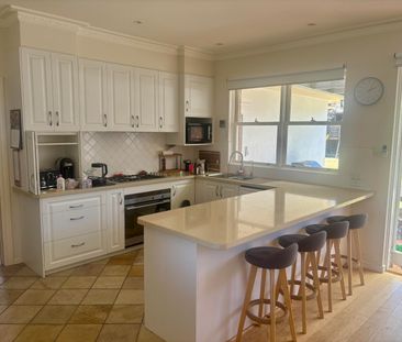 Stunning Bayside Family Home with Space, Style & Unbeatable Location - Photo 5