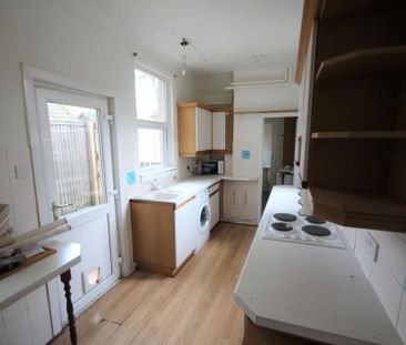 3 bedroom end of terrace house to rent - Photo 6