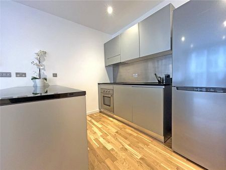 2 bedroom apartment to rent - Photo 4