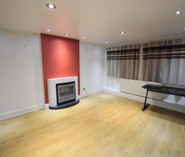 3 bedroom detached house to rent - Photo 2