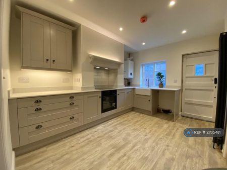 2 bedroom terraced house to rent - Photo 5