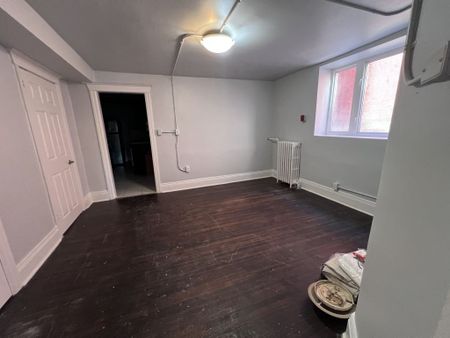 For Lease - 959 Main Street Unit# 1, Hamilton, Ontario - Photo 5