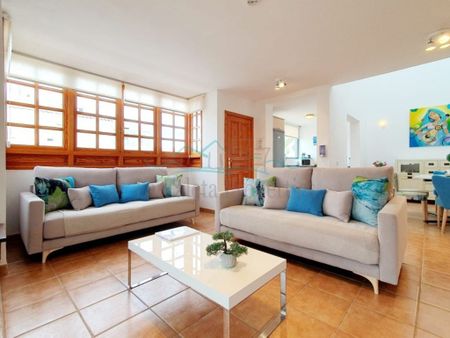 Luxury House for rent in Adeje, Canary Islands - Photo 2