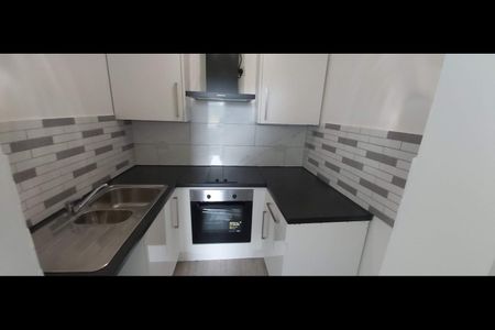 Studio Flat, Stanley Road, L20 - Photo 4