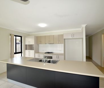 MODERN FAMILY HOME - MOVE IN READY! - Photo 6