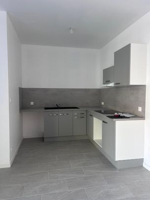 Location Appartement 4 pièces 78m² BURIE 17770 - Photo 1