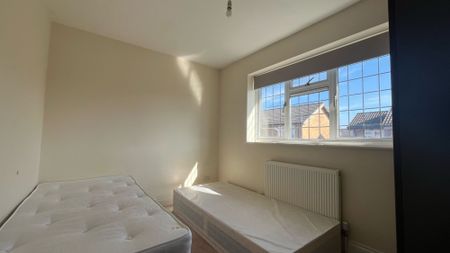 Butler Street, Greater London, UB10 - Photo 3