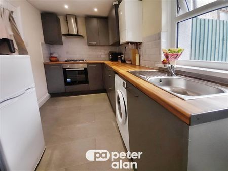 Wind Street, Aberdare, Rhondda Cynon Taff - Photo 5