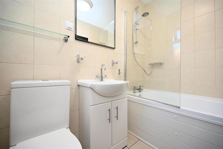 Room 2, 1 Hugh Street, Belfast, BT9 7HH - Photo 2