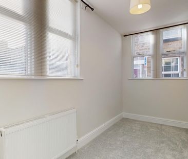 2 bedroom Flat To Let - Photo 5