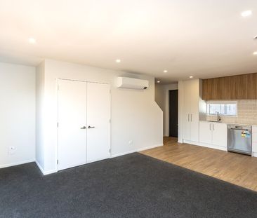 Brand new two bedroom townhouse! - Photo 2