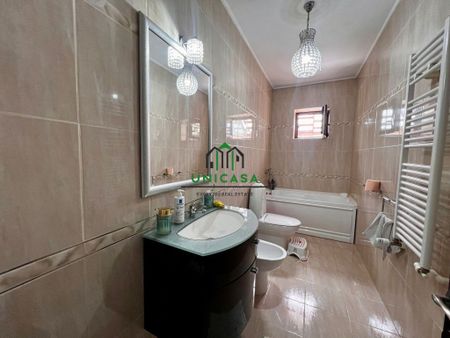 Casa Vladesti/4 camere / De inchiriat - Fotografie 4